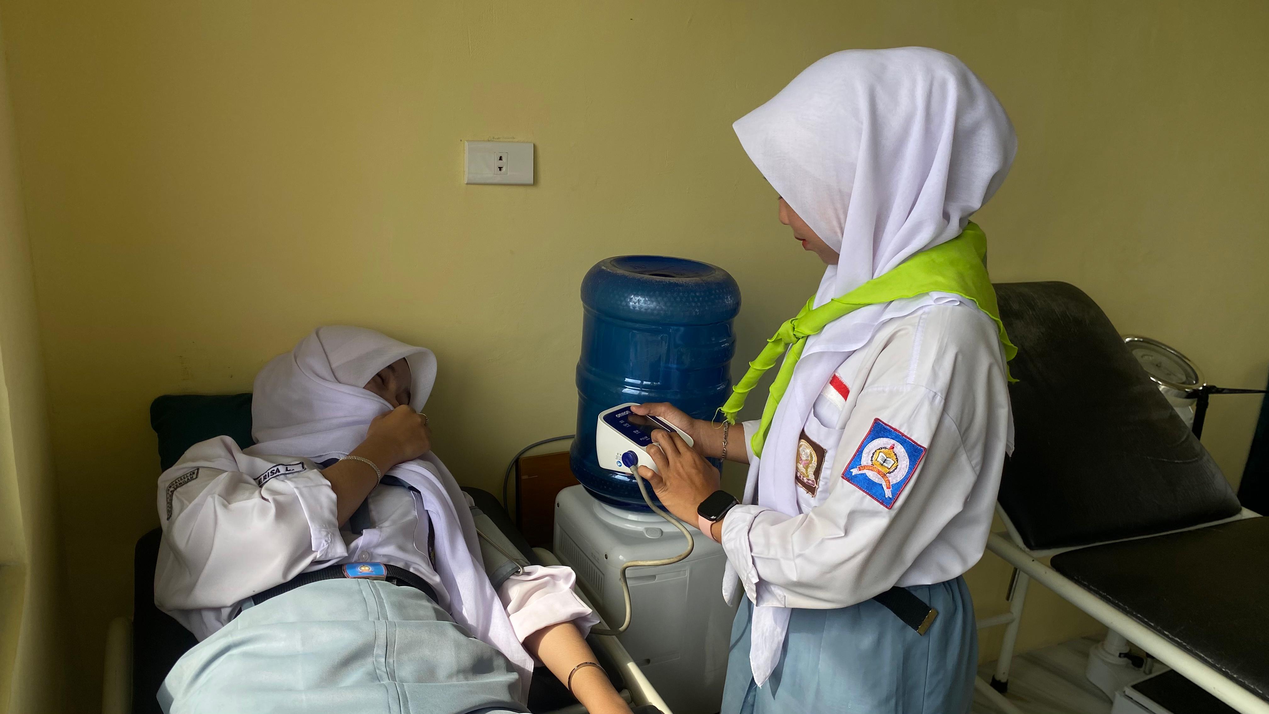 Pengukuran Tensi Darah (1)